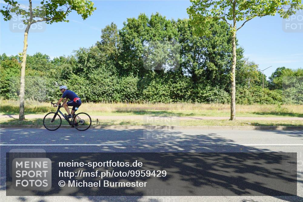 09.08.2026 - GEWOBA Citytriathlon Bremen Michael Burmester http://msf.ph/oto/9959429 09.08.2026 12:22:29 Radfahren 694, 696, 787, 803, 805, 956 meine-sportfotos.de