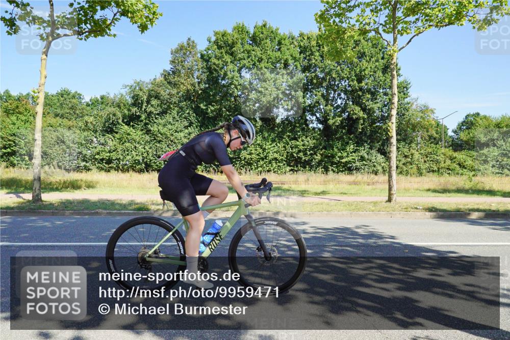 09.08.2026 - GEWOBA Citytriathlon Bremen Michael Burmester http://msf.ph/oto/9959471 09.08.2026 12:23:18 Radfahren 572, 577, 612, 782, 840, 871, 888, 898, 972, 976, 996, 1123 meine-sportfotos.de