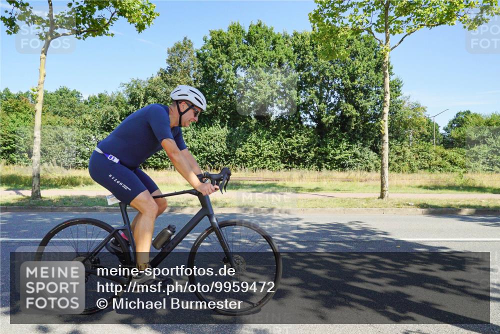 09.08.2026 - GEWOBA Citytriathlon Bremen Michael Burmester http://msf.ph/oto/9959472 09.08.2026 12:23:20 Radfahren 572, 577, 612, 782, 840, 871, 888, 898, 976, 996, 1123 meine-sportfotos.de
