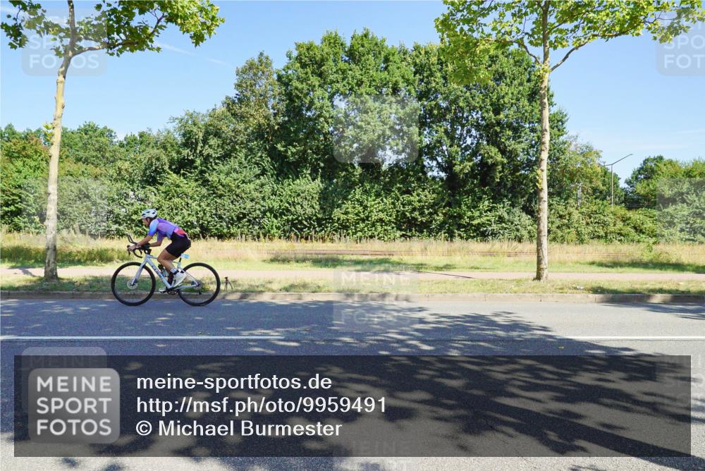 09.08.2026 - GEWOBA Citytriathlon Bremen Michael Burmester http://msf.ph/oto/9959491 09.08.2026 12:23:52 Radfahren 570, 585, 705, 761, 890, 1107, 1124, 1159 meine-sportfotos.de