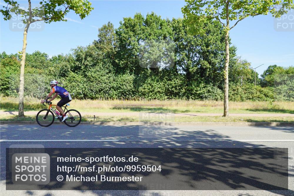 09.08.2026 - GEWOBA Citytriathlon Bremen Michael Burmester http://msf.ph/oto/9959504 09.08.2026 12:24:12 Radfahren 546, 586, 870, 887, 891, 1105 meine-sportfotos.de