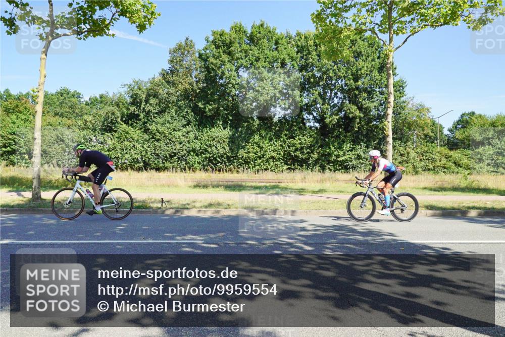 09.08.2026 - GEWOBA Citytriathlon Bremen Michael Burmester http://msf.ph/oto/9959554 09.08.2026 12:25:19 Radfahren 558, 858, 859, 899, 1106, 1121 meine-sportfotos.de
