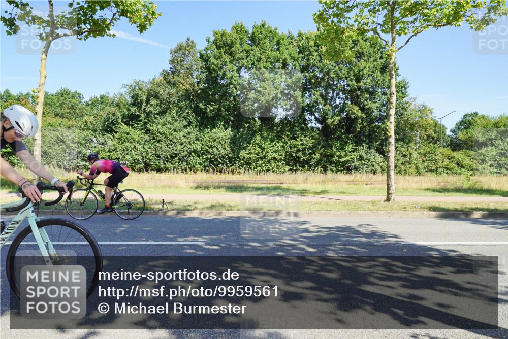 09.08.2026 - GEWOBA Citytriathlon Bremen Michael Burmester http://msf.ph/oto/9959561 09.08.2026 12:25:29 Radfahren 558, 649, 774, 936, 982, 1010, 1106, 1121, 1122 meine-sportfotos.de