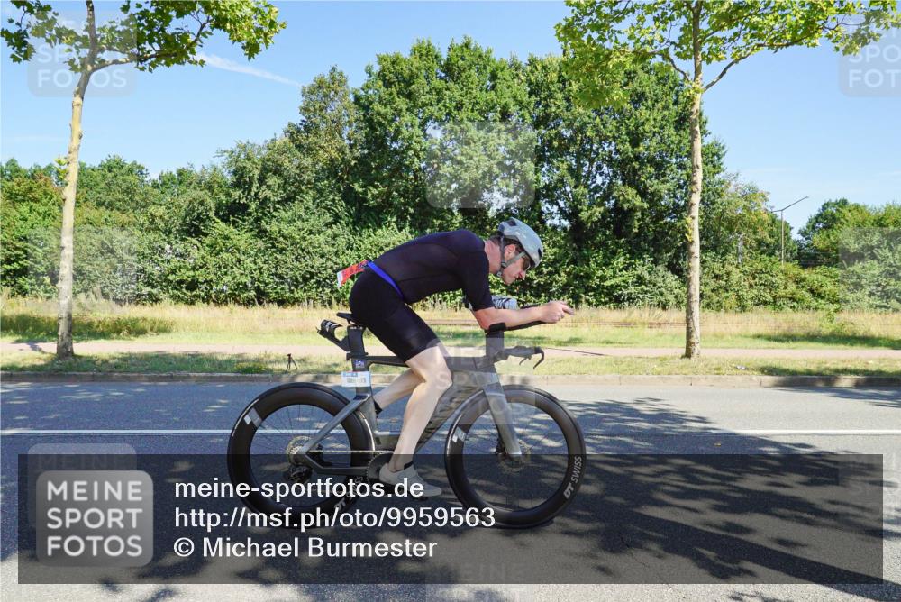 09.08.2026 - GEWOBA Citytriathlon Bremen Michael Burmester http://msf.ph/oto/9959563 09.08.2026 12:25:30 Radfahren 558, 649, 774, 936, 982, 1010, 1106, 1121, 1122 meine-sportfotos.de