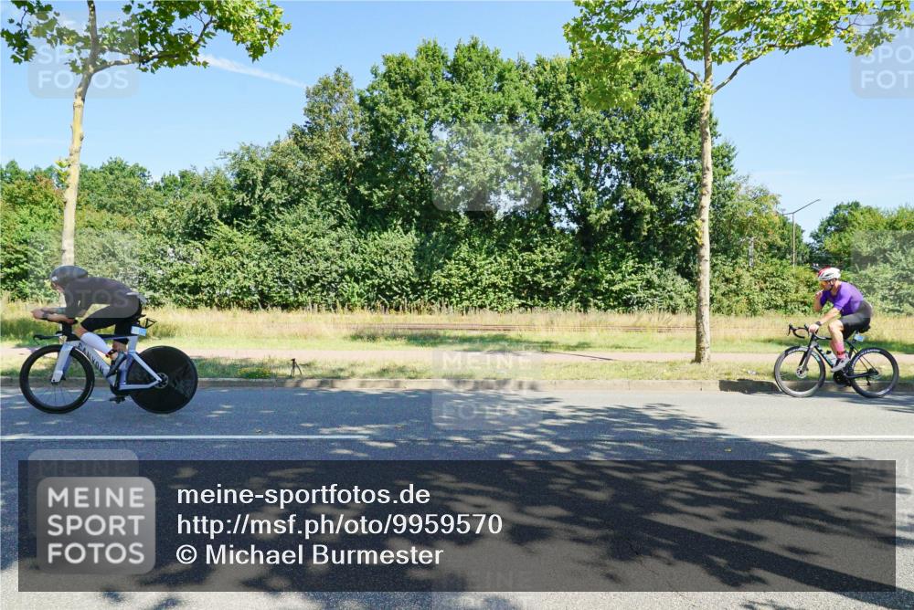 09.08.2026 - GEWOBA Citytriathlon Bremen Michael Burmester http://msf.ph/oto/9959570 09.08.2026 12:25:38 Radfahren 558, 649, 702, 718, 743, 774, 779, 789, 810, 848, 936, 982, 1010, 1122, 1125 meine-sportfotos.de