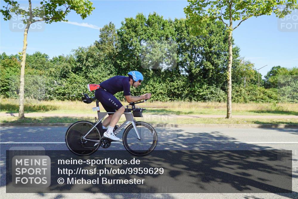 09.08.2026 - GEWOBA Citytriathlon Bremen Michael Burmester http://msf.ph/oto/9959629 09.08.2026 12:27:06 Radfahren 588, 633, 813, 856, 958, 962, 1103 meine-sportfotos.de