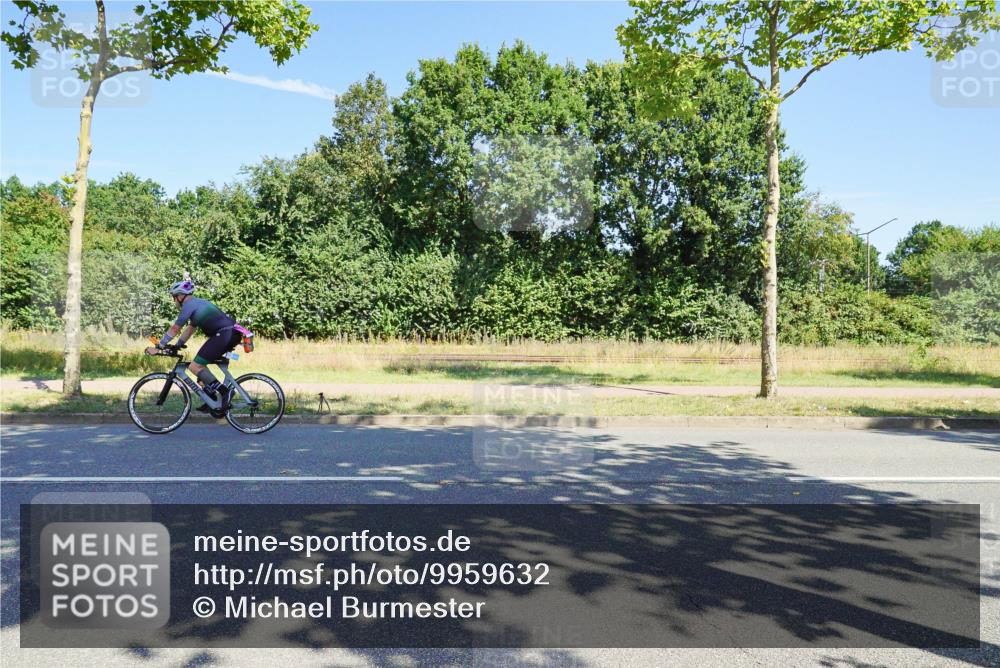 09.08.2026 - GEWOBA Citytriathlon Bremen Michael Burmester http://msf.ph/oto/9959632 09.08.2026 12:27:19 Radfahren 588, 712, 732, 962 meine-sportfotos.de