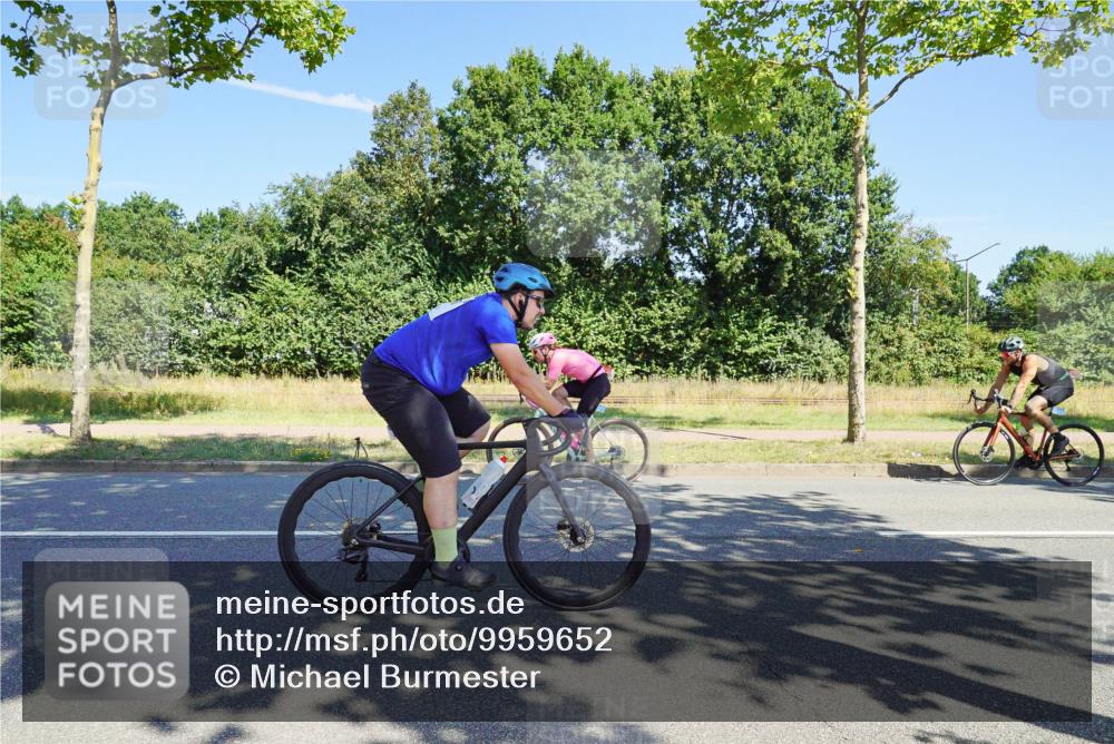 09.08.2026 - GEWOBA Citytriathlon Bremen Michael Burmester http://msf.ph/oto/9959652 09.08.2026 12:27:47 Radfahren 684, 729, 801, 828, 831, 854, 904, 1157 meine-sportfotos.de