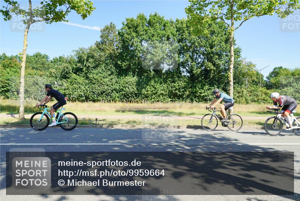 09.08.2026 - GEWOBA Citytriathlon Bremen Michael Burmester http://msf.ph/oto/9959664 09.08.2026 12:28:03 Radfahren 554, 660, 690, 917, 1002 meine-sportfotos.de