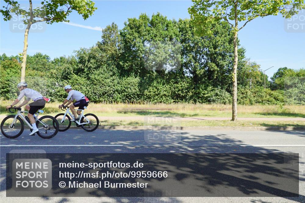 09.08.2026 - GEWOBA Citytriathlon Bremen Michael Burmester http://msf.ph/oto/9959666 09.08.2026 12:28:05 Radfahren 554, 660, 666, 690, 917, 1002 meine-sportfotos.de