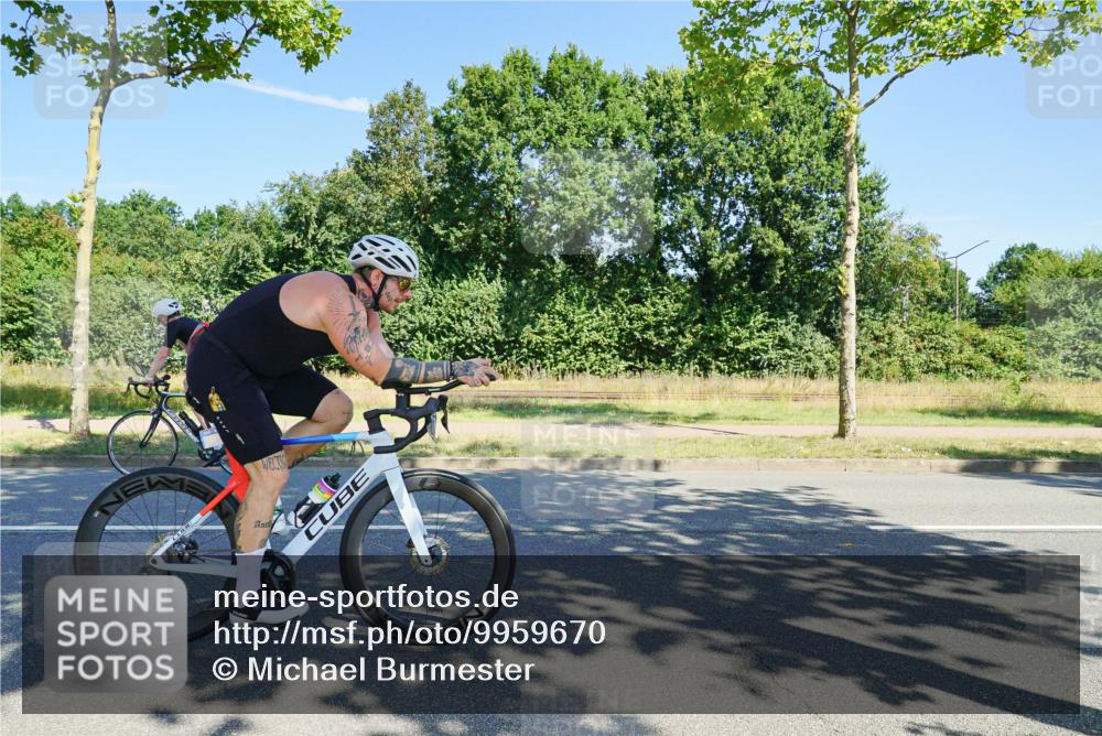 09.08.2026 - GEWOBA Citytriathlon Bremen Michael Burmester http://msf.ph/oto/9959670 09.08.2026 12:28:11 Radfahren 554, 660, 661, 666, 690, 917, 951, 1002, 1148 meine-sportfotos.de