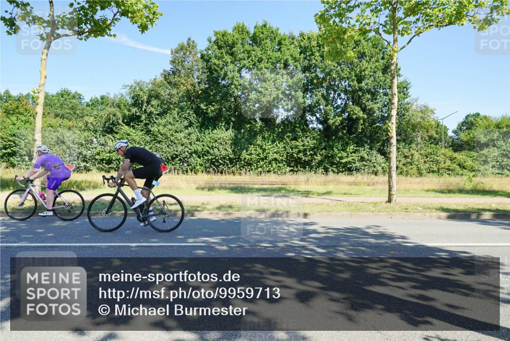 09.08.2026 - GEWOBA Citytriathlon Bremen Michael Burmester http://msf.ph/oto/9959713 09.08.2026 12:29:06 Radfahren 112, 540, 563, 688, 692, 723, 771, 878, 1007, 1141 meine-sportfotos.de