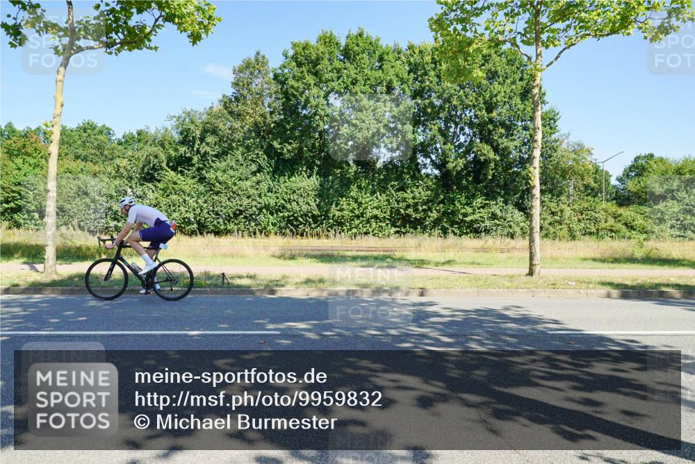 09.08.2026 - GEWOBA Citytriathlon Bremen Michael Burmester http://msf.ph/oto/9959832 09.08.2026 12:32:11 Radfahren 579, 650, 867, 884, 920, 924, 955, 990 meine-sportfotos.de