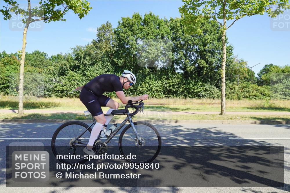 09.08.2026 - GEWOBA Citytriathlon Bremen Michael Burmester http://msf.ph/oto/9959840 09.08.2026 12:32:25 Radfahren 590, 594, 680, 765, 867, 874, 920, 924, 1006 meine-sportfotos.de