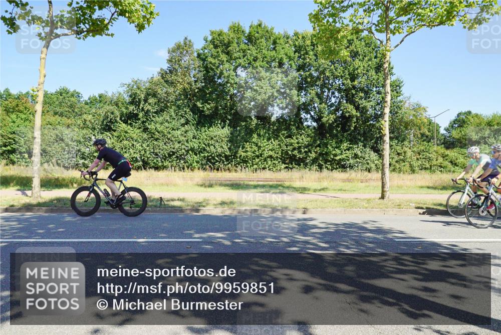 09.08.2026 - GEWOBA Citytriathlon Bremen Michael Burmester http://msf.ph/oto/9959851 09.08.2026 12:32:45 Radfahren 636, 875, 921, 983, 1008, 1137 meine-sportfotos.de