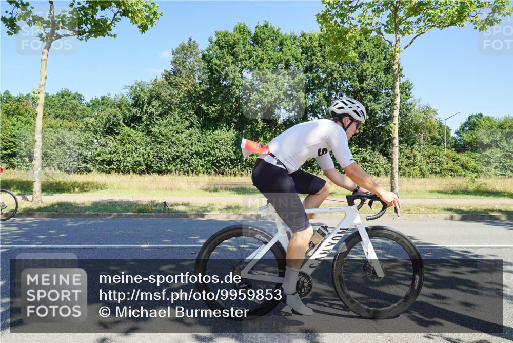 09.08.2026 - GEWOBA Citytriathlon Bremen Michael Burmester http://msf.ph/oto/9959853 09.08.2026 12:32:47 Radfahren 636, 875, 921, 983, 1008, 1137 meine-sportfotos.de
