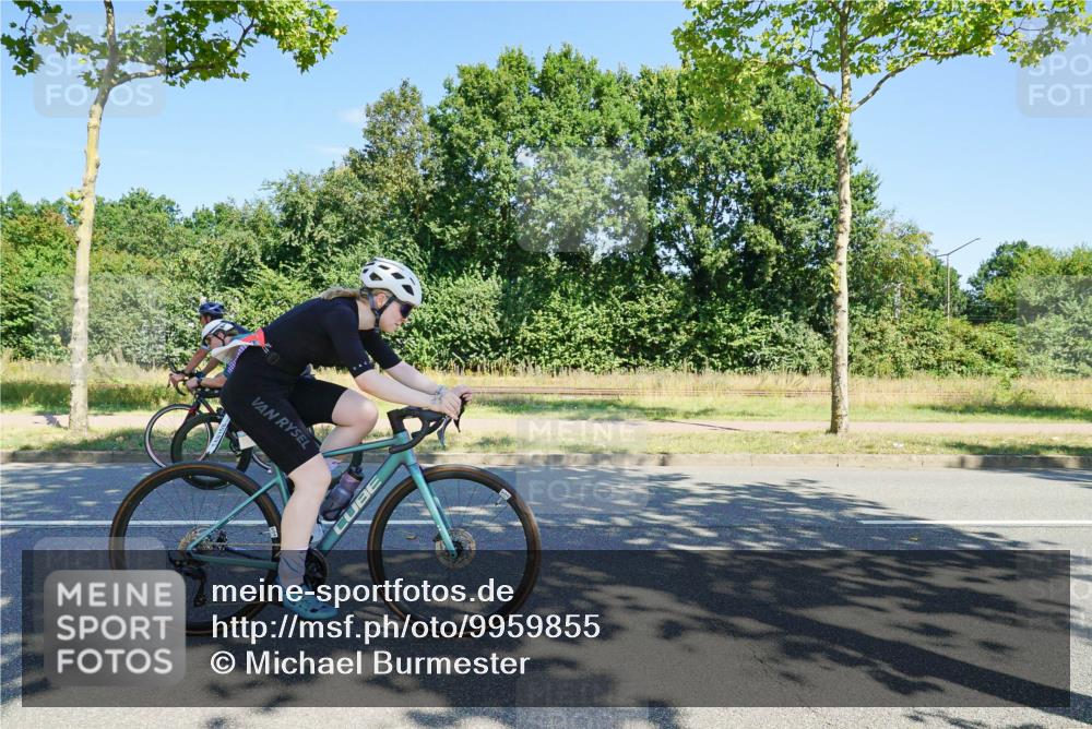 09.08.2026 - GEWOBA Citytriathlon Bremen Michael Burmester http://msf.ph/oto/9959855 09.08.2026 12:32:49 Radfahren 636, 875, 921, 983, 1008, 1137 meine-sportfotos.de