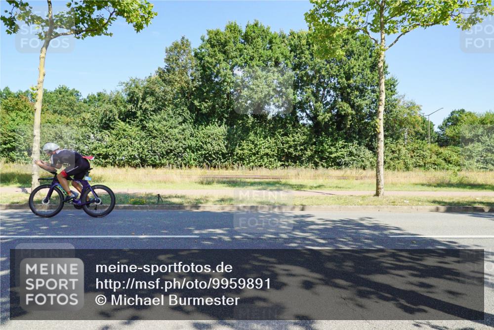 09.08.2026 - GEWOBA Citytriathlon Bremen Michael Burmester http://msf.ph/oto/9959891 09.08.2026 12:33:59 Radfahren 655, 750, 877, 914, 932, 1158 meine-sportfotos.de
