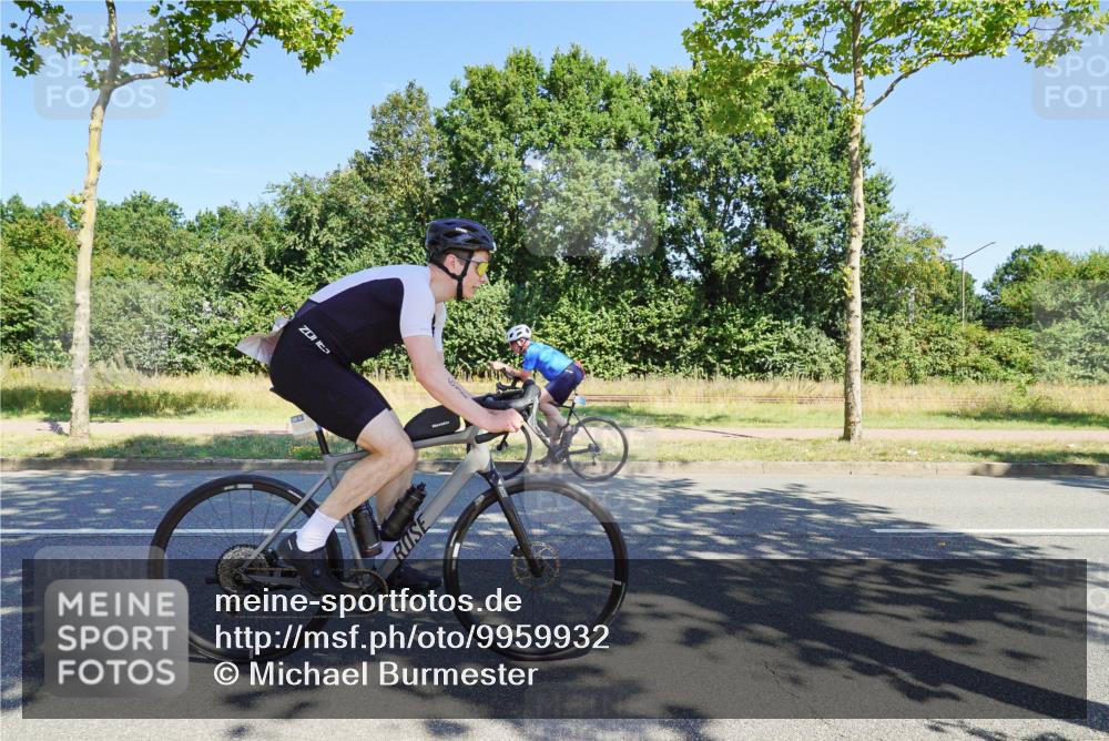 09.08.2026 - GEWOBA Citytriathlon Bremen Michael Burmester http://msf.ph/oto/9959932 09.08.2026 12:34:55 Radfahren 557, 638, 756, 757, 855, 939, 1145 meine-sportfotos.de