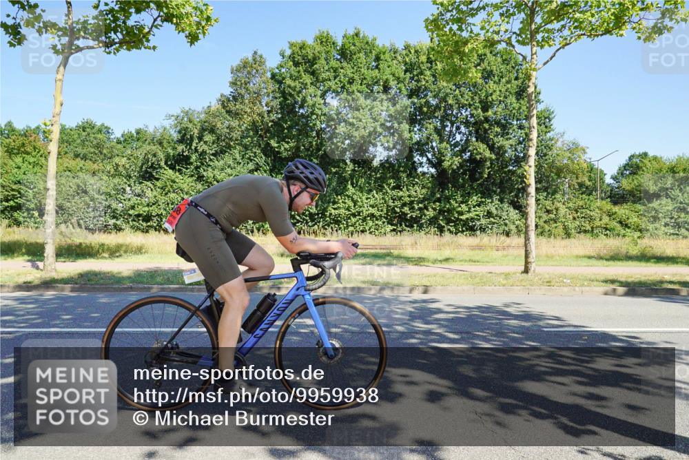 09.08.2026 - GEWOBA Citytriathlon Bremen Michael Burmester http://msf.ph/oto/9959938 09.08.2026 12:35:08 Radfahren 555, 574, 598, 624, 638, 778, 807, 846 meine-sportfotos.de