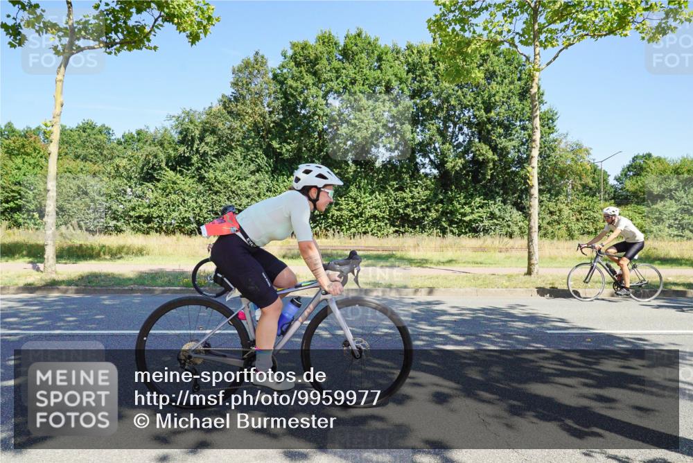 09.08.2026 - GEWOBA Citytriathlon Bremen Michael Burmester http://msf.ph/oto/9959977 09.08.2026 12:35:59 Radfahren 564, 595, 737, 803, 820, 869, 895, 901, 918, 981, 1009, 1155 meine-sportfotos.de