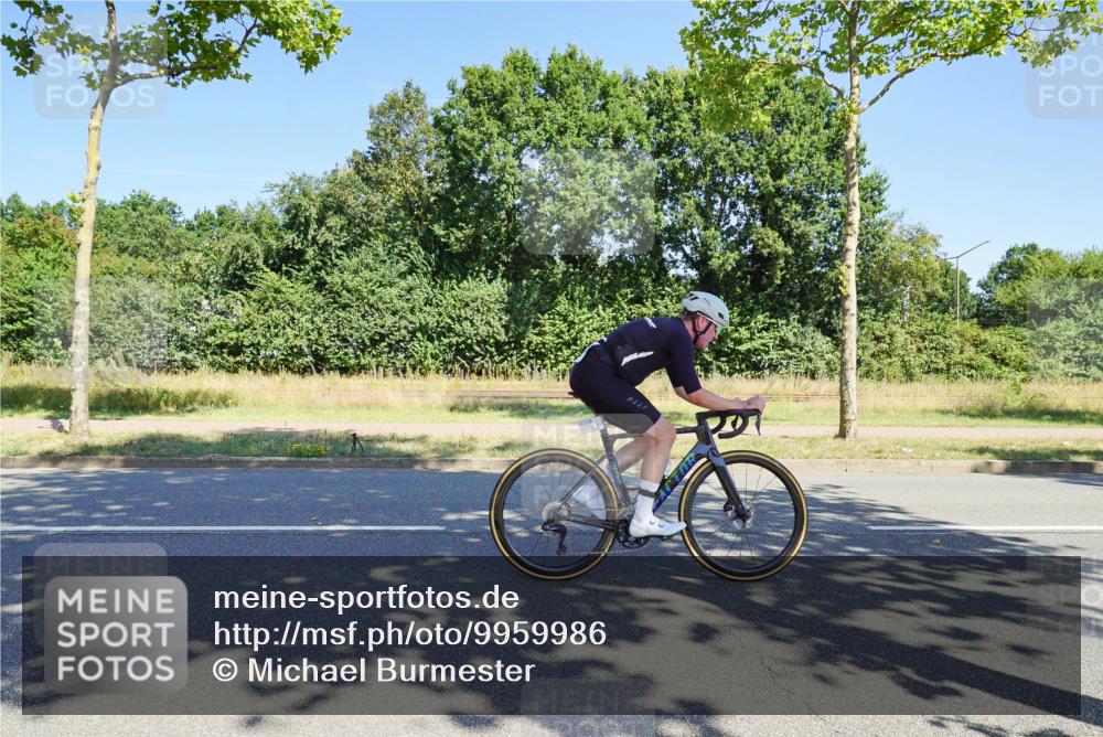 09.08.2026 - GEWOBA Citytriathlon Bremen Michael Burmester http://msf.ph/oto/9959986 09.08.2026 12:36:14 Radfahren 560, 562, 564, 565, 682, 737, 748, 781, 948, 981, 1110, 1119, 1139 meine-sportfotos.de