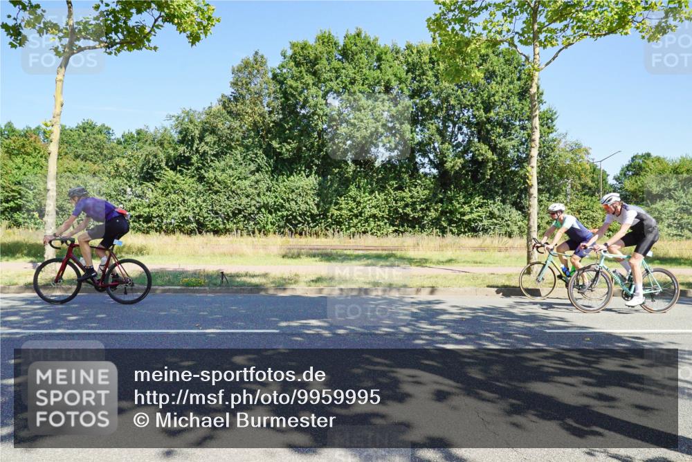 09.08.2026 - GEWOBA Citytriathlon Bremen Michael Burmester http://msf.ph/oto/9959995 09.08.2026 12:36:23 Radfahren 560, 562, 668, 673, 682, 748, 749, 780, 781, 864, 948, 1110, 1118, 1119, 1129, 1139, 1146 meine-sportfotos.de