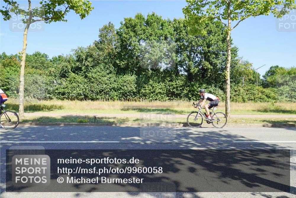 09.08.2026 - GEWOBA Citytriathlon Bremen Michael Burmester http://msf.ph/oto/9960058 09.08.2026 12:37:48 Radfahren 559, 571, 639, 687, 727, 745, 1114 meine-sportfotos.de