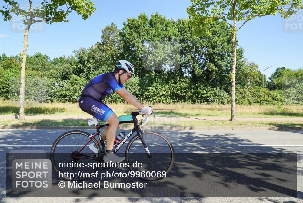 09.08.2026 - GEWOBA Citytriathlon Bremen Michael Burmester http://msf.ph/oto/9960069 09.08.2026 12:38:02 Radfahren 559, 571, 687, 763, 806, 897, 911, 960, 1017, 1113, 1114 meine-sportfotos.de