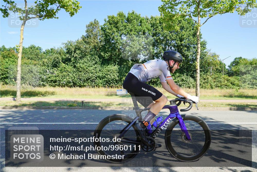 09.08.2026 - GEWOBA Citytriathlon Bremen Michael Burmester http://msf.ph/oto/9960111 09.08.2026 12:39:03 Radfahren 694, 759, 770, 776, 902, 931, 1124 meine-sportfotos.de