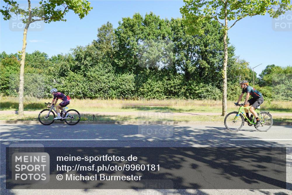 09.08.2026 - GEWOBA Citytriathlon Bremen Michael Burmester http://msf.ph/oto/9960181 09.08.2026 12:40:46 Radfahren 601, 620, 644, 651, 774, 805, 810, 976, 1136 meine-sportfotos.de