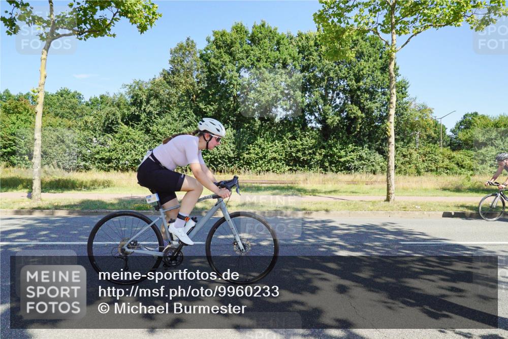 09.08.2026 - GEWOBA Citytriathlon Bremen Michael Burmester http://msf.ph/oto/9960233 09.08.2026 12:42:02 Radfahren 684, 1107, 1123, 1153 meine-sportfotos.de