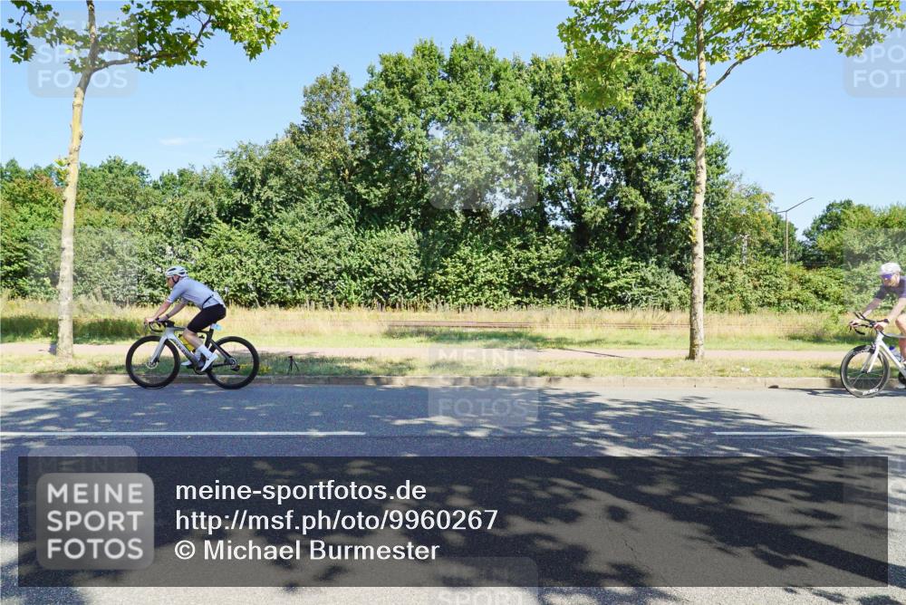 09.08.2026 - GEWOBA Citytriathlon Bremen Michael Burmester http://msf.ph/oto/9960267 09.08.2026 12:42:59 Radfahren 543, 588, 649, 785, 890, 942, 1010, 1104, 1140 meine-sportfotos.de
