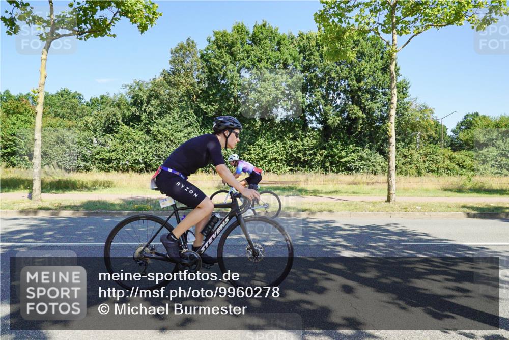 09.08.2026 - GEWOBA Citytriathlon Bremen Michael Burmester http://msf.ph/oto/9960278 09.08.2026 12:43:19 Radfahren 546, 558, 621, 674, 700, 732, 859, 887, 898, 944, 945, 989, 991, 996, 1105, 1108 meine-sportfotos.de