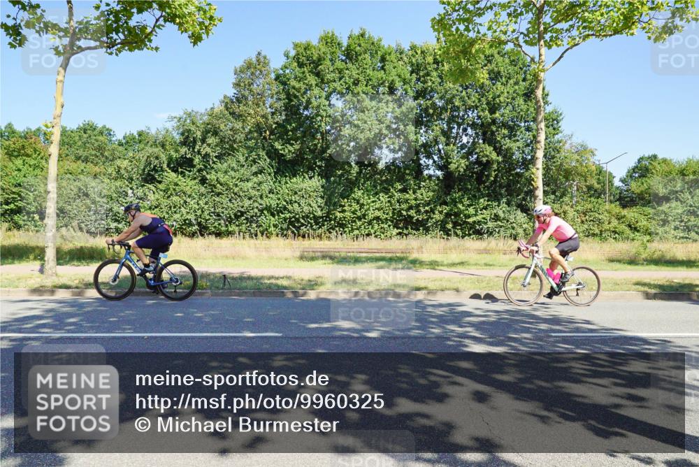 09.08.2026 - GEWOBA Citytriathlon Bremen Michael Burmester http://msf.ph/oto/9960325 09.08.2026 12:44:24 Radfahren 587, 629, 658, 660, 714, 779, 854, 957, 1014, 1106, 1122, 1152 meine-sportfotos.de