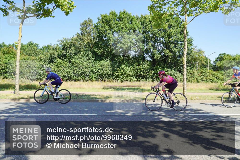 09.08.2026 - GEWOBA Citytriathlon Bremen Michael Burmester http://msf.ph/oto/9960349 09.08.2026 12:44:53 Radfahren 607, 666, 729, 813, 831, 842, 936, 941, 985, 1117 meine-sportfotos.de