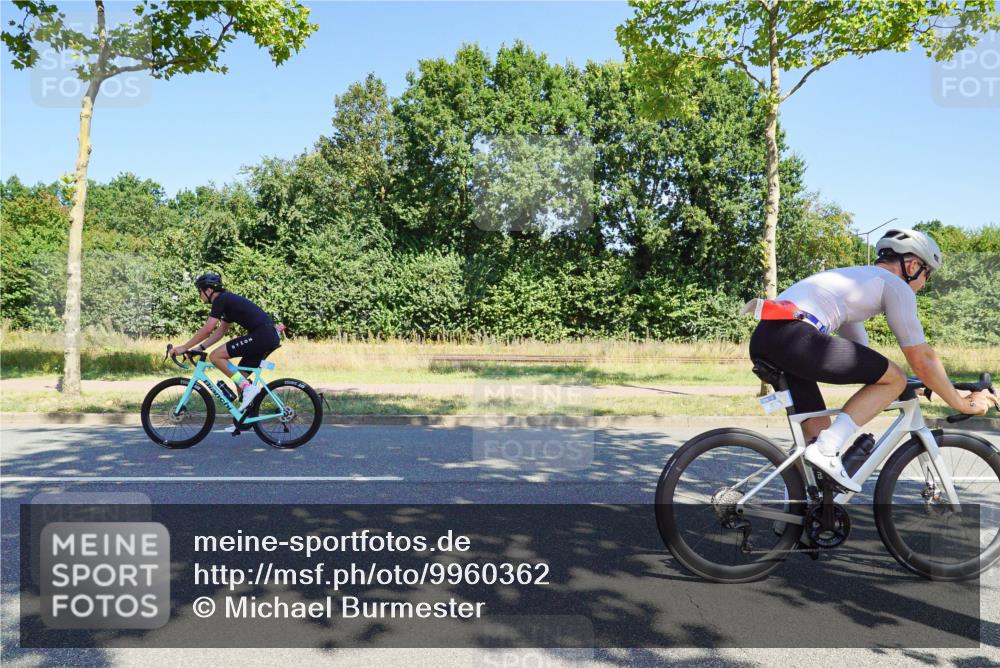 09.08.2026 - GEWOBA Citytriathlon Bremen Michael Burmester http://msf.ph/oto/9960362 09.08.2026 12:45:05 Radfahren 556, 597, 607, 610, 631, 666, 676, 690, 813, 831, 842, 843, 853, 862, 985, 1117, 1128 meine-sportfotos.de