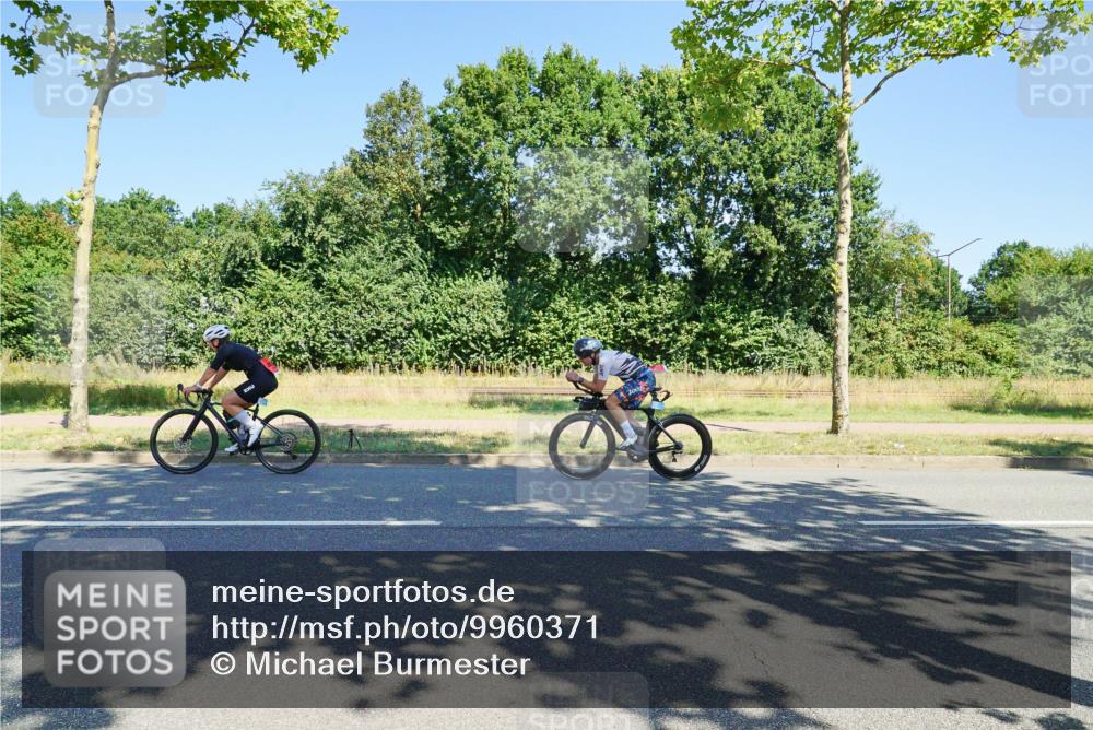 09.08.2026 - GEWOBA Citytriathlon Bremen Michael Burmester http://msf.ph/oto/9960371 09.08.2026 12:45:14 Radfahren 549, 556, 597, 610, 631, 676, 690, 738, 843, 853, 862, 878, 997, 1001, 1128, 1157 meine-sportfotos.de