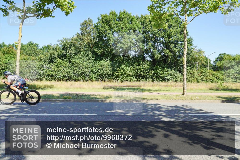 09.08.2026 - GEWOBA Citytriathlon Bremen Michael Burmester http://msf.ph/oto/9960372 09.08.2026 12:45:15 Radfahren 549, 556, 597, 610, 631, 676, 690, 738, 843, 853, 862, 878, 997, 1001, 1128, 1157 meine-sportfotos.de