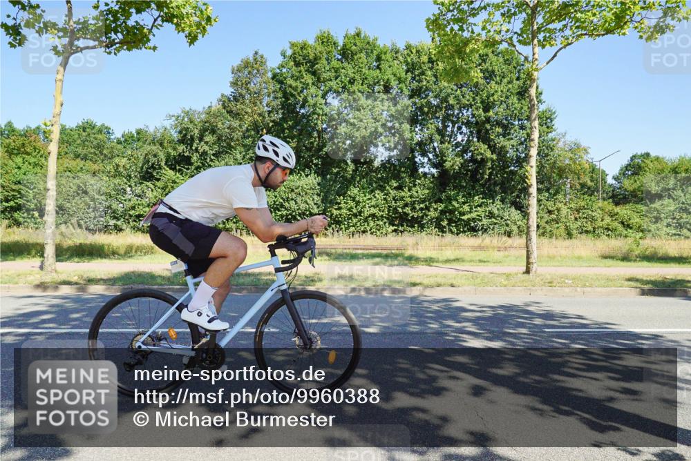 09.08.2026 - GEWOBA Citytriathlon Bremen Michael Burmester http://msf.ph/oto/9960388 09.08.2026 12:45:35 Radfahren 551, 585, 764, 828, 1004 meine-sportfotos.de