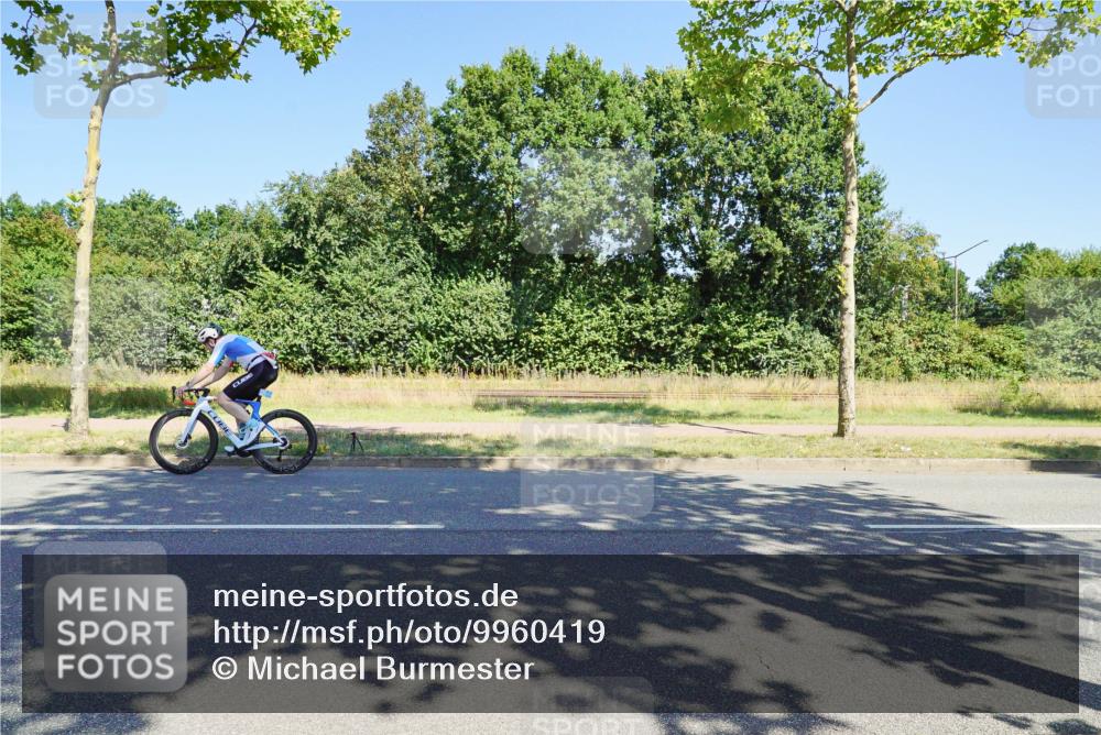 09.08.2026 - GEWOBA Citytriathlon Bremen Michael Burmester http://msf.ph/oto/9960419 09.08.2026 12:46:27 Radfahren 575, 835, 917, 958 meine-sportfotos.de