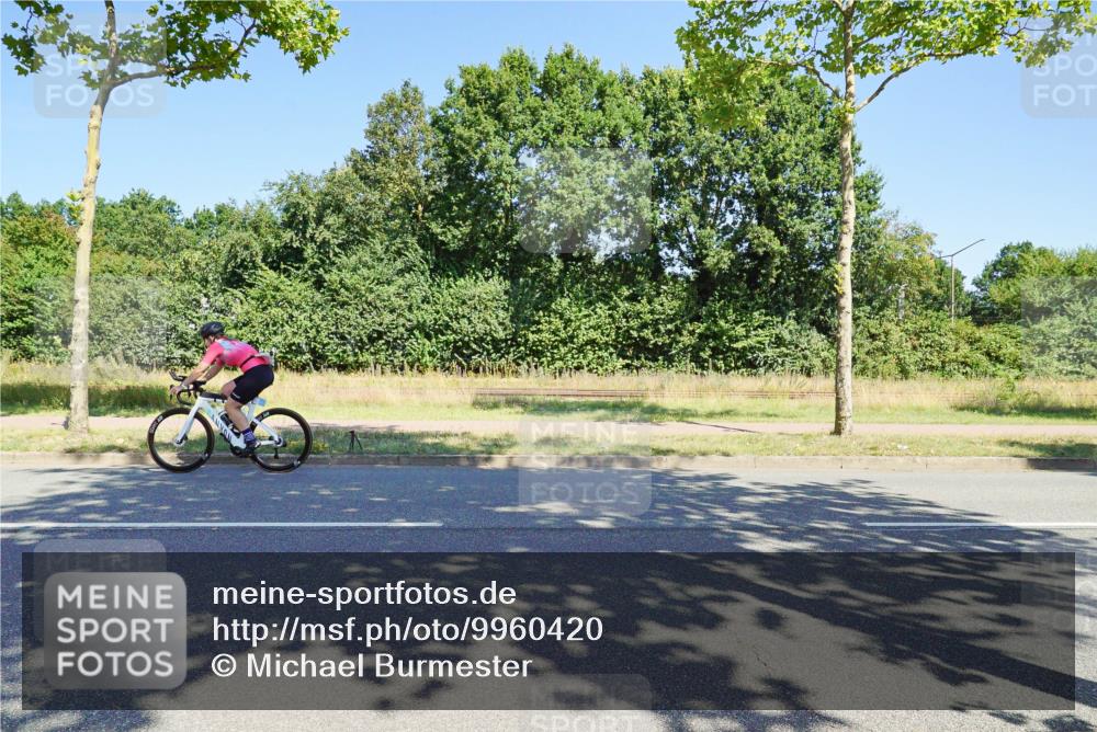 09.08.2026 - GEWOBA Citytriathlon Bremen Michael Burmester http://msf.ph/oto/9960420 09.08.2026 12:46:29 Radfahren 575, 835, 958 meine-sportfotos.de