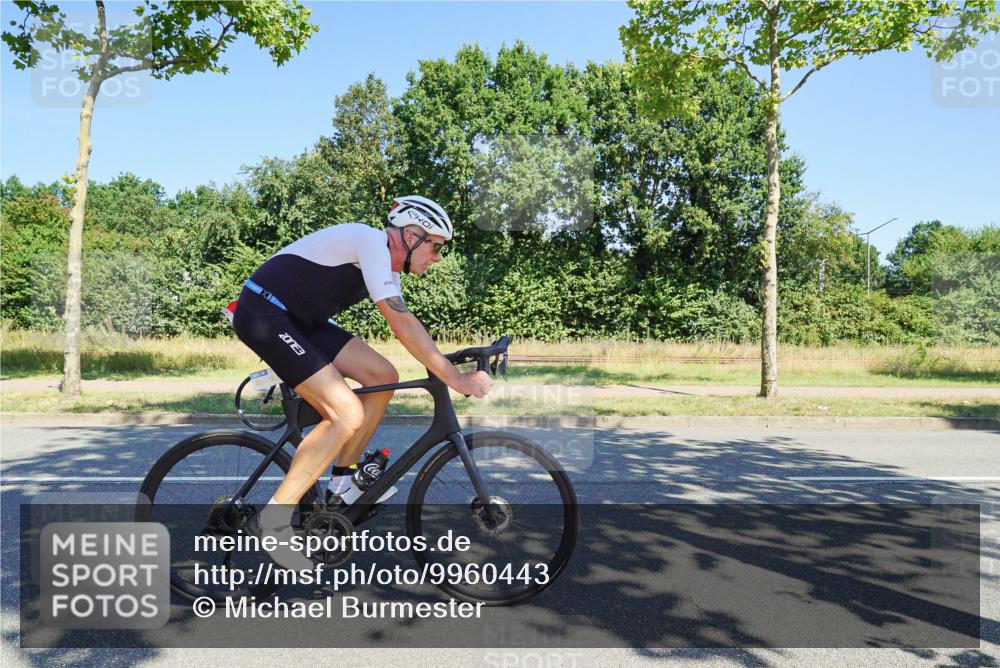 09.08.2026 - GEWOBA Citytriathlon Bremen Michael Burmester http://msf.ph/oto/9960443 09.08.2026 12:47:14 Radfahren 554, 646, 697, 721, 825, 969 meine-sportfotos.de