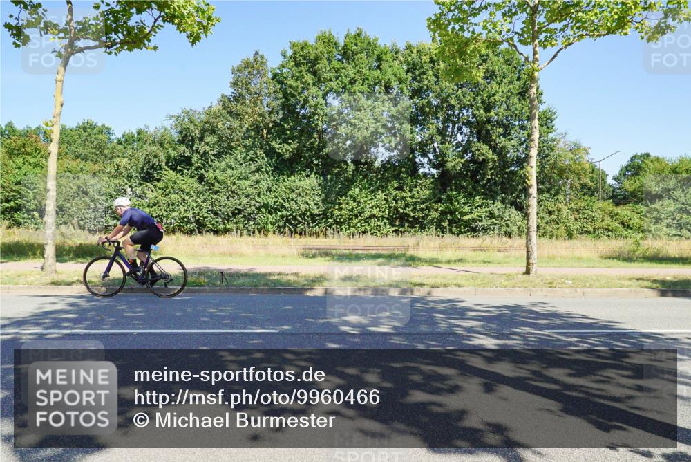09.08.2026 - GEWOBA Citytriathlon Bremen Michael Burmester http://msf.ph/oto/9960466 09.08.2026 12:47:49 Radfahren 593, 618, 642, 719, 735, 904 meine-sportfotos.de