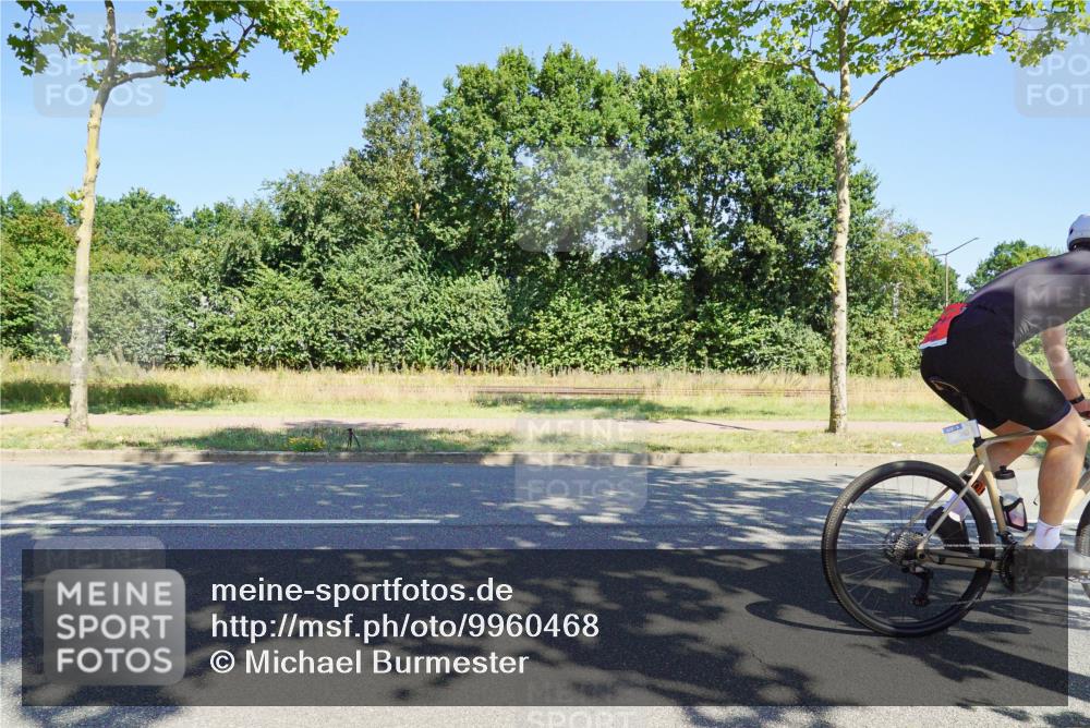 09.08.2026 - GEWOBA Citytriathlon Bremen Michael Burmester http://msf.ph/oto/9960468 09.08.2026 12:47:51 Radfahren 593, 618, 642, 719, 735, 904, 1103 meine-sportfotos.de