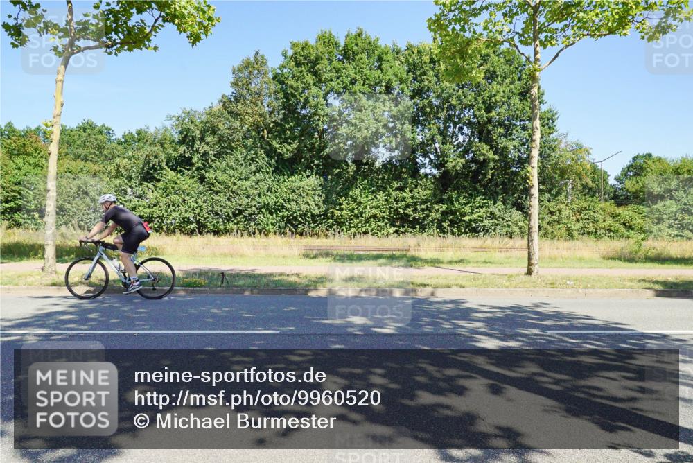 09.08.2026 - GEWOBA Citytriathlon Bremen Michael Burmester http://msf.ph/oto/9960520 09.08.2026 12:49:09 Radfahren 647, 724, 765, 905, 999, 1141 meine-sportfotos.de