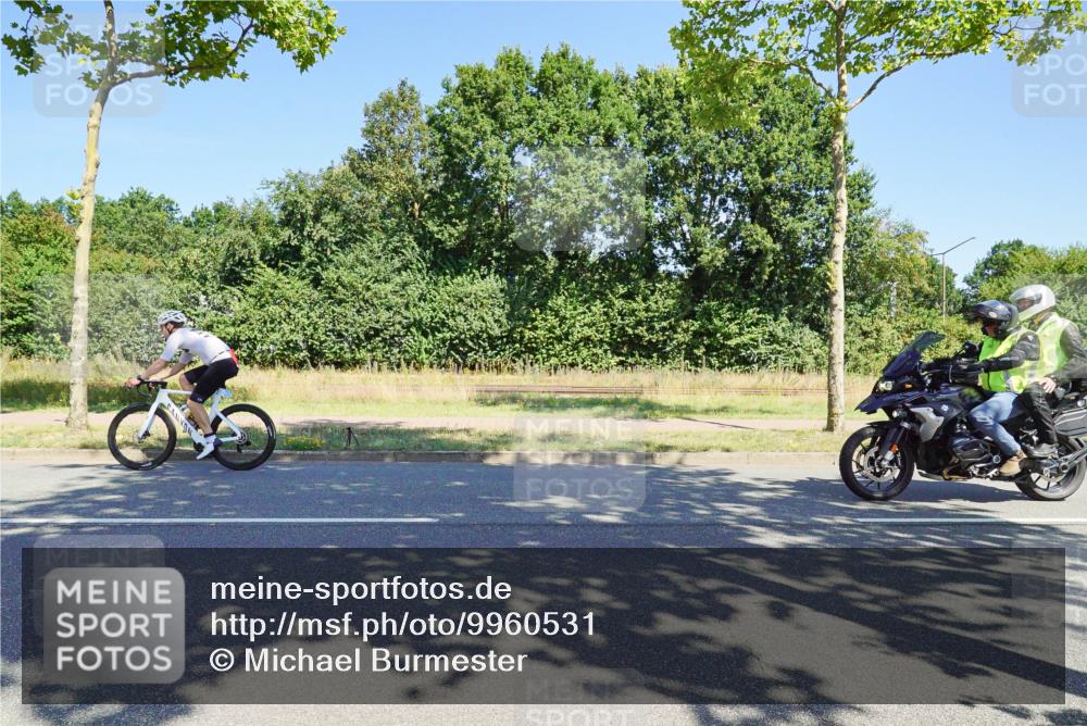 09.08.2026 - GEWOBA Citytriathlon Bremen Michael Burmester http://msf.ph/oto/9960531 09.08.2026 12:49:21 Radfahren 569, 583, 647, 757, 765, 999, 1160 meine-sportfotos.de
