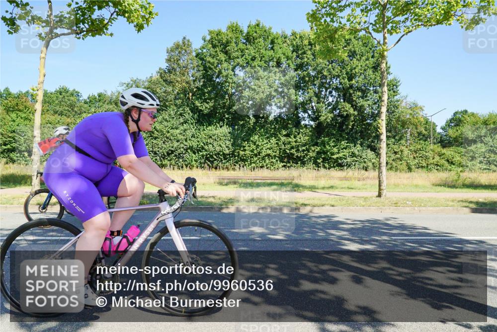 09.08.2026 - GEWOBA Citytriathlon Bremen Michael Burmester http://msf.ph/oto/9960536 09.08.2026 12:49:28 Radfahren 569, 583, 710, 757, 765, 803, 963, 983, 999, 1160 meine-sportfotos.de