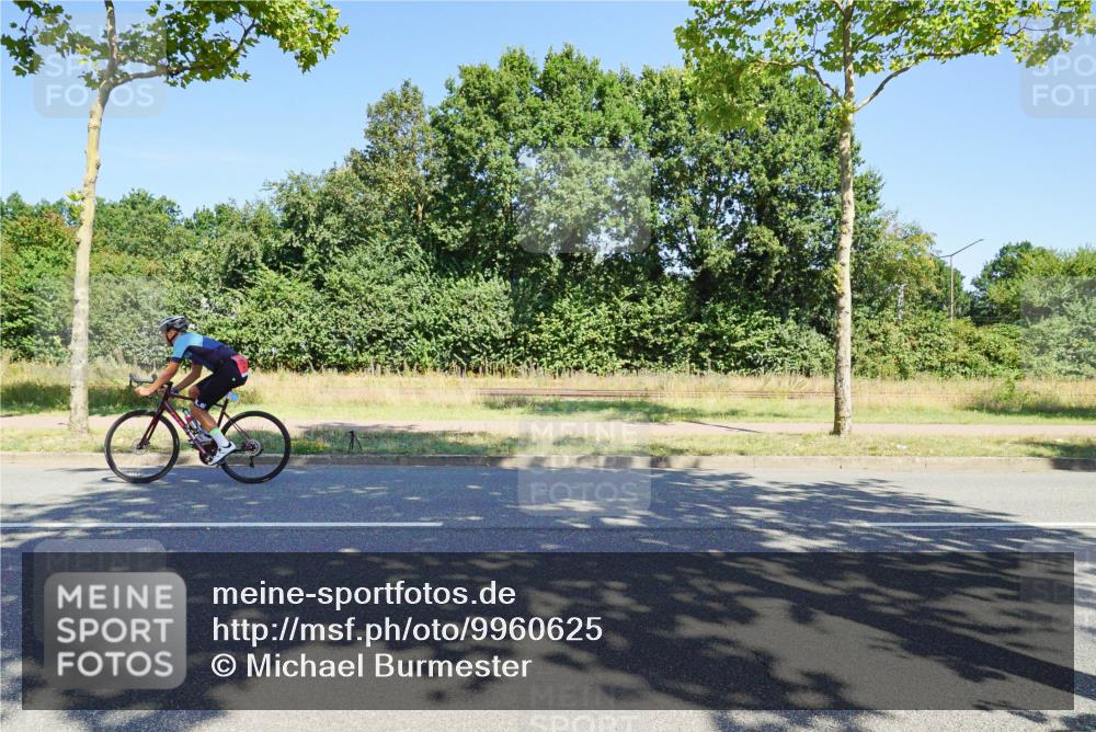 09.08.2026 - GEWOBA Citytriathlon Bremen Michael Burmester http://msf.ph/oto/9960625 09.08.2026 12:51:48 Radfahren 562, 668, 787, 867, 877, 909, 914, 1013, 1143, 1155 meine-sportfotos.de