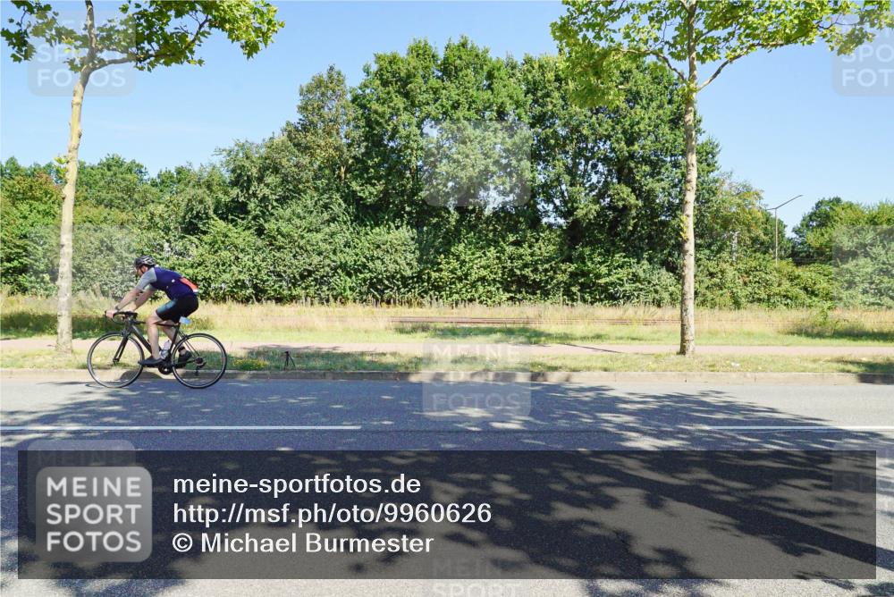 09.08.2026 - GEWOBA Citytriathlon Bremen Michael Burmester http://msf.ph/oto/9960626 09.08.2026 12:51:50 Radfahren 545, 582, 615, 668, 787, 867, 877, 909, 914, 1013, 1143 meine-sportfotos.de